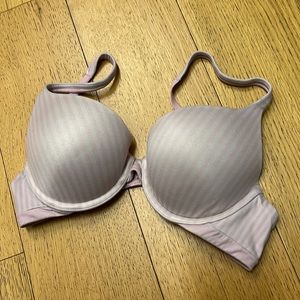 Victoria’s Secret bra size 32B